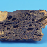 หินบะซอลต์แบบมีรูพรุน รูปภาพ 1